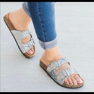 CHUNKY GLITTER DOUBLE BUCKLE CORK SANDALS. SILVER